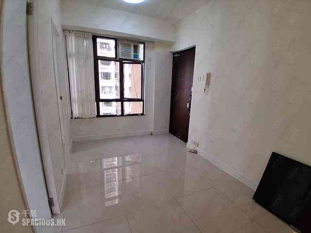 Mid Levels Central - Good View Court 03