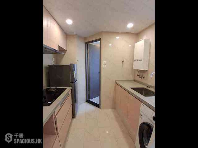 Mid Levels Central - Good View Court 04