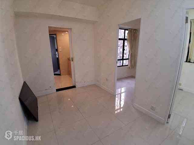 Mid Levels Central - Good View Court 05