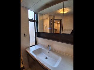 Mid Levels Central - Good View Court 06