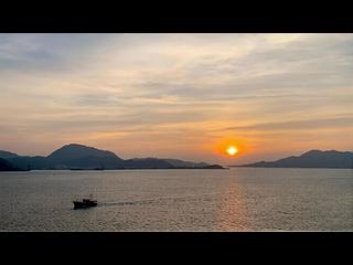 Siu Sai Wan - Island Resort Block 9 02