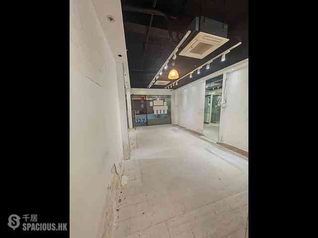 Wan Chai - Cheong Chun Building 03