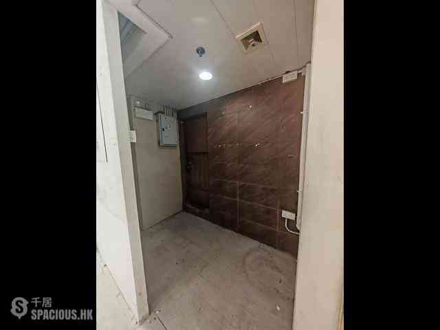 Wan Chai - Cheong Chun Building 04