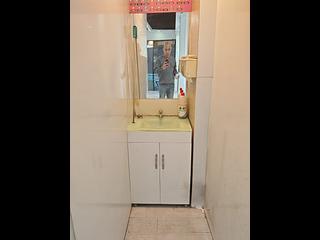 Wan Chai - Cheong Chun Building 05