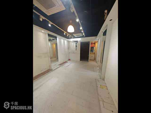 Wan Chai - Cheong Chun Building 08