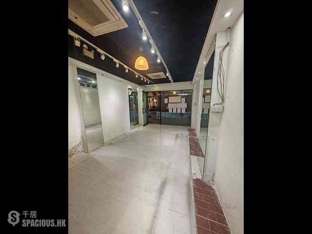 Wan Chai - Cheong Chun Building 09