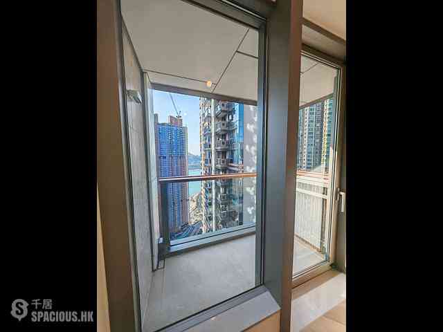 Lohas Park - Lohas Park Phase 11C Villa Garda II Tower 2A 02