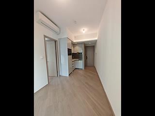 Lohas Park - Lohas Park Phase 11C Villa Garda II Tower 2A 03