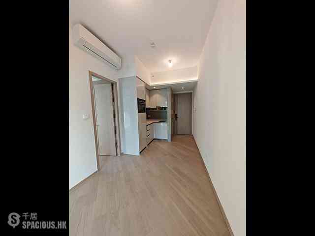 Lohas Park - Lohas Park Phase 11C Villa Garda II Tower 2A 03