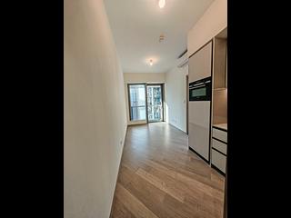 Lohas Park - Lohas Park Phase 11C Villa Garda II Tower 2A 04