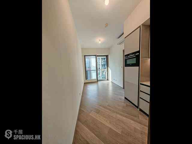 Lohas Park - Lohas Park Phase 11C Villa Garda II Tower 2A 04