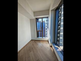 Lohas Park - Lohas Park Phase 11C Villa Garda II Tower 2A 05