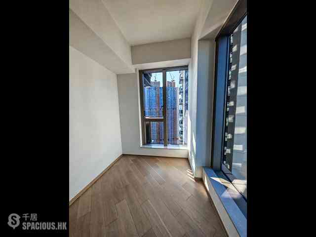 Lohas Park - Lohas Park Phase 11C Villa Garda II Tower 2A 05