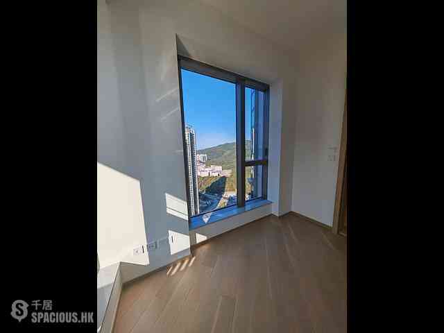 Lohas Park - Lohas Park Phase 11C Villa Garda II Tower 2A 06