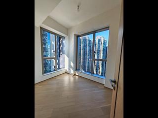 Lohas Park - Lohas Park Phase 11C Villa Garda II Tower 2A 08