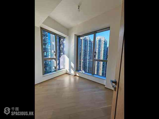 Lohas Park - Lohas Park Phase 11C Villa Garda II Tower 2A 08