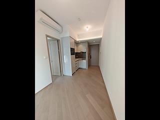 Lohas Park - Lohas Park Phase 11C Villa Garda II Tower 2A 09