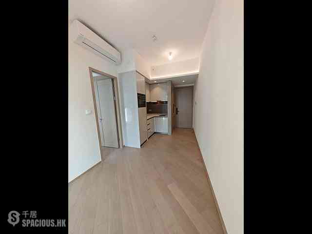 Lohas Park - Lohas Park Phase 11C Villa Garda II Tower 2A 09