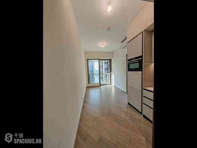 Lohas Park - Lohas Park Phase 11C Villa Garda II Tower 2A 10