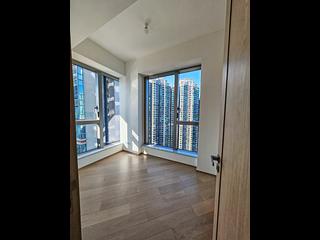 Lohas Park - Lohas Park Phase 11C Villa Garda II Tower 2A 17