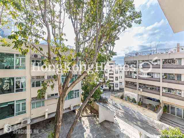 Pok Fu Lam - Bisney Villas 01