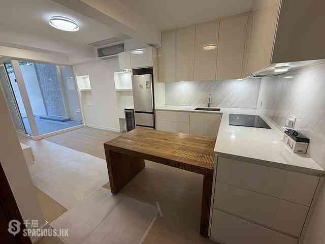 Sheung Wan - 62-64, Queen's Road West 01