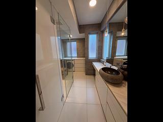 Sheung Wan - 62-64, Queen's Road West 05