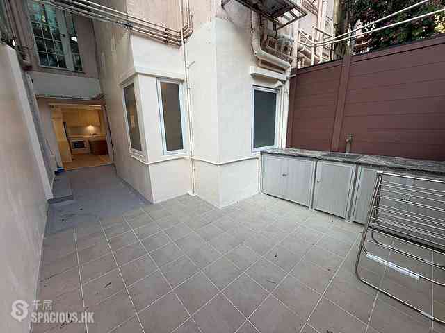 Sheung Wan - 62-64, Queen's Road West 02