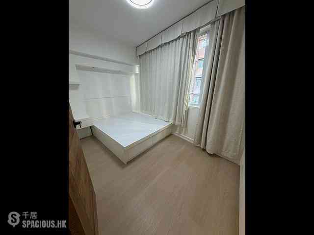 Sheung Wan - 62-64, Queen's Road West 03
