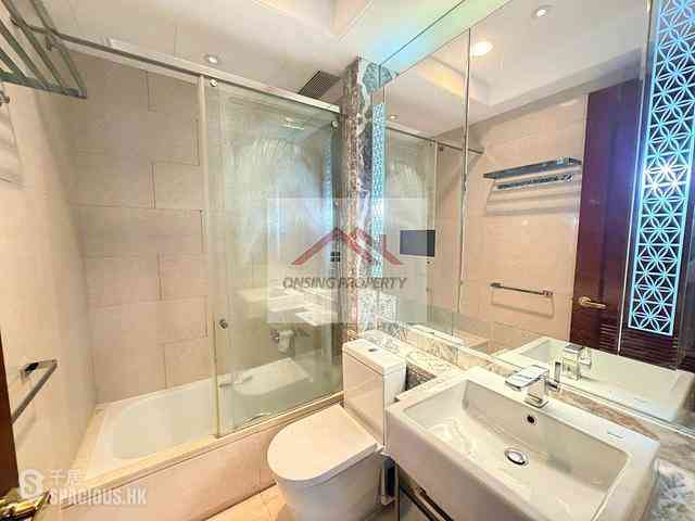 Wan Chai - The Avenue Phase 2 Block 1 05
