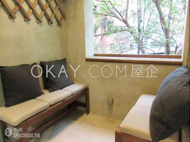 Shek Tong Tsui - Whitty Street Court 04