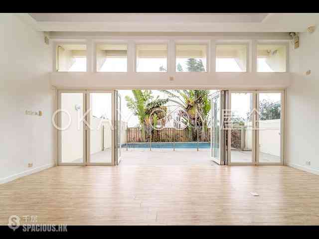 Clear Water Bay - Golden Lake Villa 02