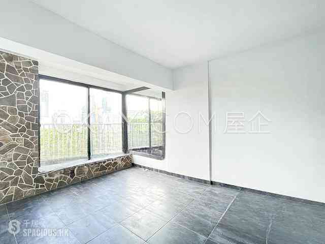 Mid Levels Central - Mackenny Court 02
