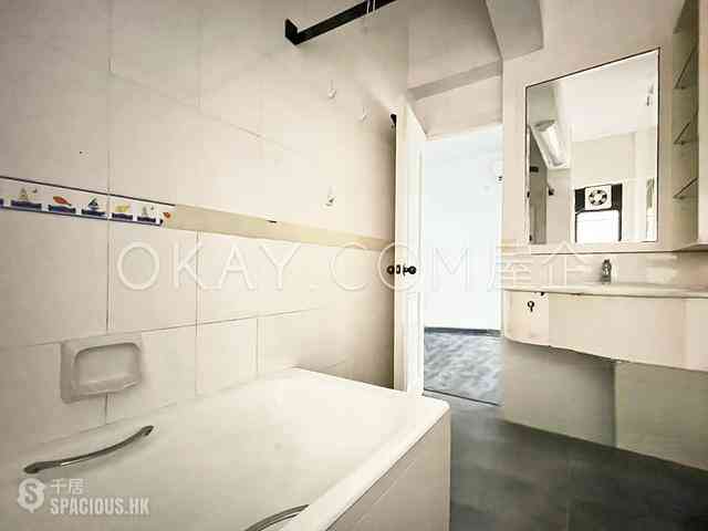 Mid Levels Central - Mackenny Court 09