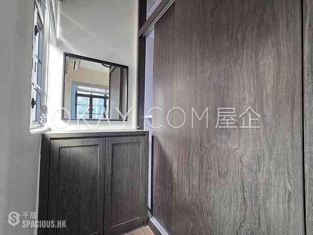 Sai Ying Pun - General Building 06