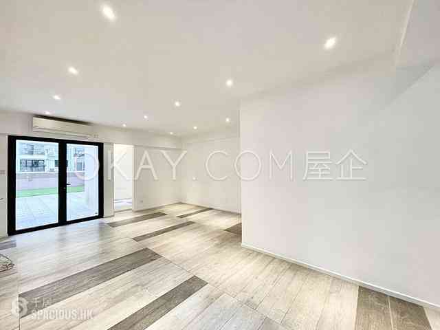 Happy Valley - Way Man Court 03