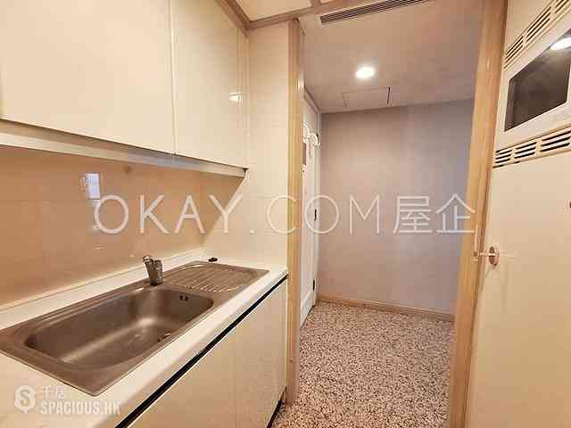 Wan Chai - Convention Plaza Apartments 09