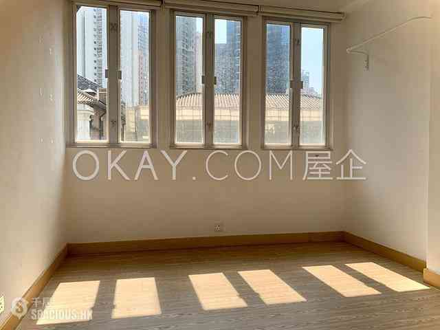 Central - Sunny Building 09