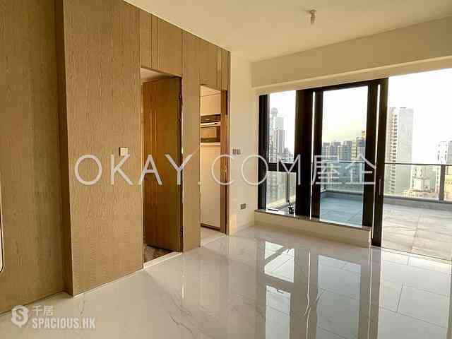 Sai Ying Pun - The Queens 02