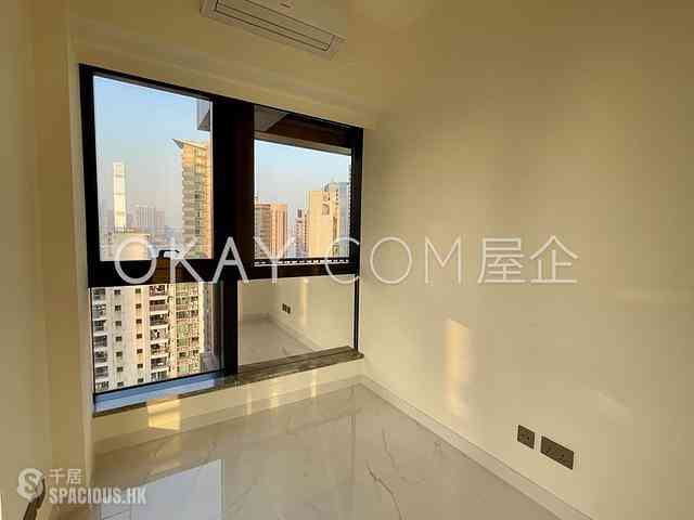 Sai Ying Pun - The Queens 04