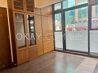 Sai Ying Pun - Tak Yan Building 08
