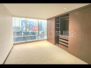 Wan Chai - Convention Plaza Apartments 05