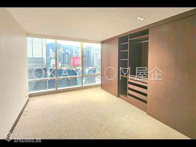 Wan Chai - Convention Plaza Apartments 05