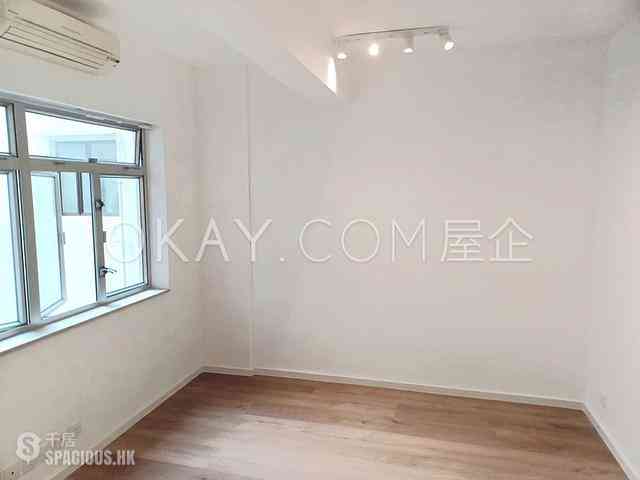 Sai Ying Pun - 1C, High Street 06