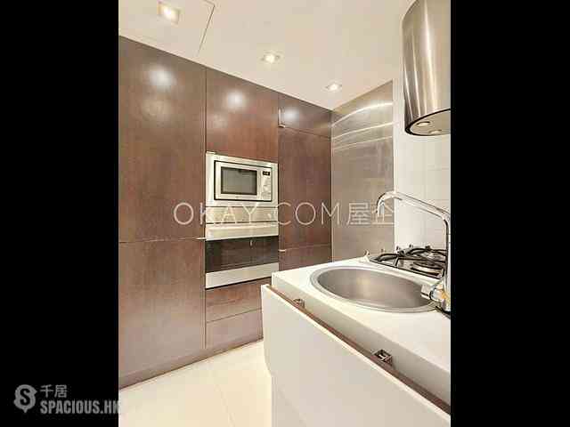 Wan Chai - Convention Plaza Apartments 07