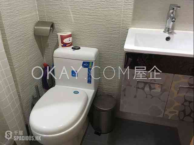 Sai Ying Pun - 62-64, Centre Street 03