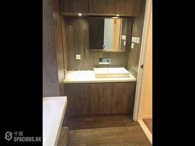 Sai Ying Pun - Good Times Building 04