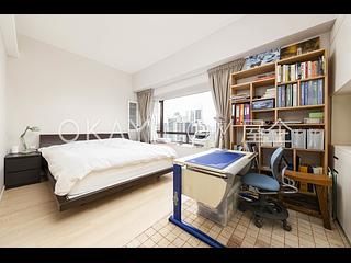 Mid Levels East - Bowen Place 08
