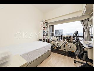 Mid Levels East - Bowen Place 10