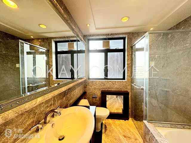 West Kowloon - The Arch Sun Tower (Block 1A) 12